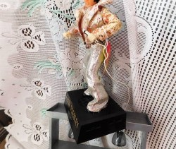 elvis radio side